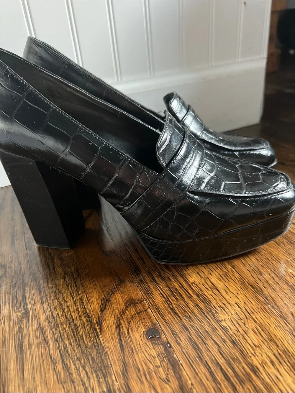 Vince Camuto Black Croc-Embossed Platform Loafers